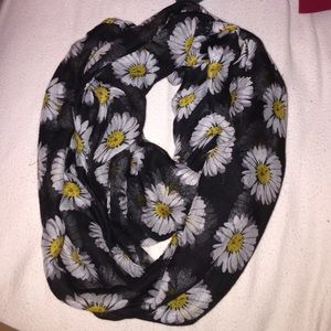 Infinity daisy scarf:)