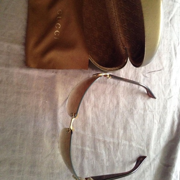 Authentic Gucci sunglasses - Picture 2 of 4