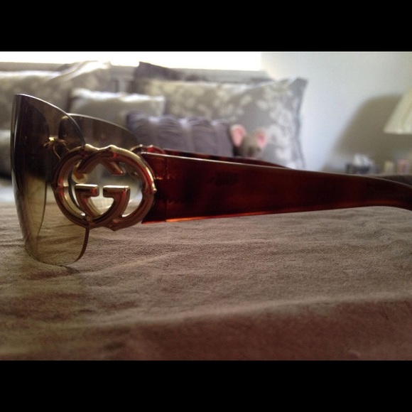 Authentic Gucci sunglasses - Picture 3 of 4
