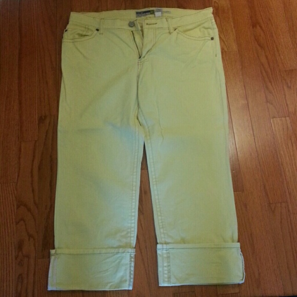 Capris - Picture 1 of 3