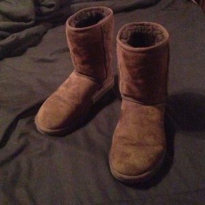 UGG Classic Short Boot 7 (Fits U.S 8)
