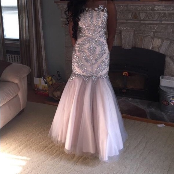 Beautiful Terani Couture Elegant Gown - Picture 3 of 4