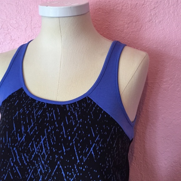 Blue Tank - Picture 2 of 4