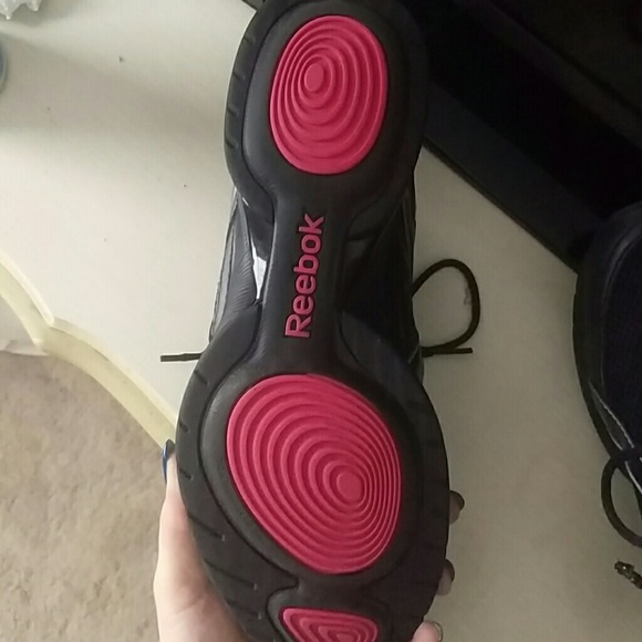 SOLD Reebok Easy Tones. - Picture 2 of 4