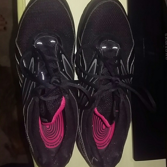 SOLD Reebok Easy Tones. - Picture 3 of 4