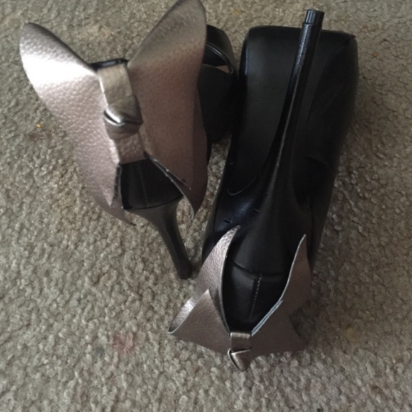 Heels - Picture 2 of 2