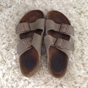 Arizona taupe suede Birkenstocks