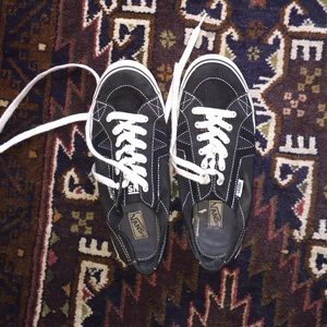 VANS black and white