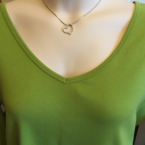 V NECK GREEN TEE - Picture 2 of 4