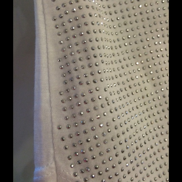 Sequined, scoop neck white-tee. Size S. - Picture 2 of 4