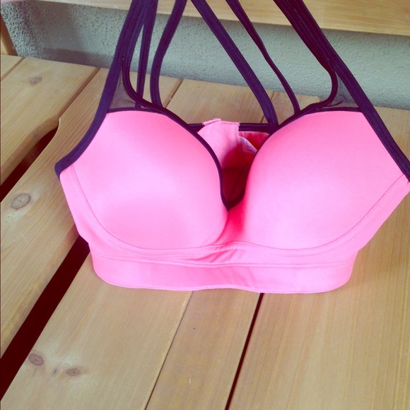 Peach criss cross bra