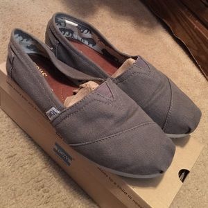 TOMS shoes
