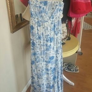 Old navy maxi worn once