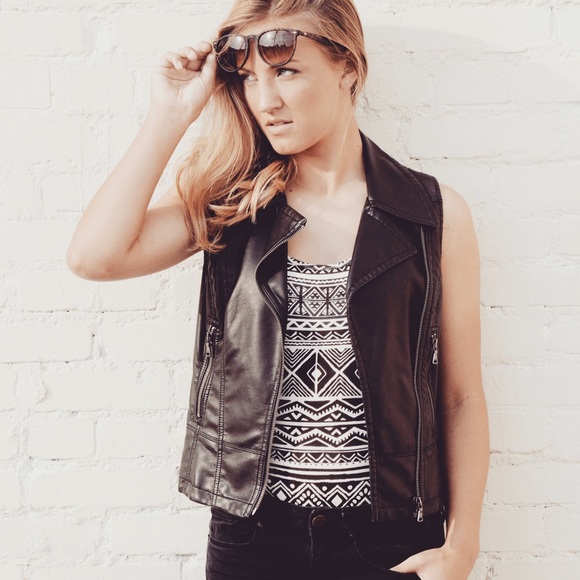 Meet Your Posher❤️🎉 - Picture 4 of 4