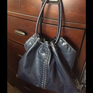 Beautiful shoulder handbag