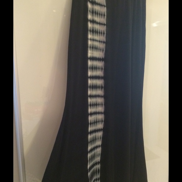 Black and white tie-dyed maxi skirt, size S. - Picture 2 of 3