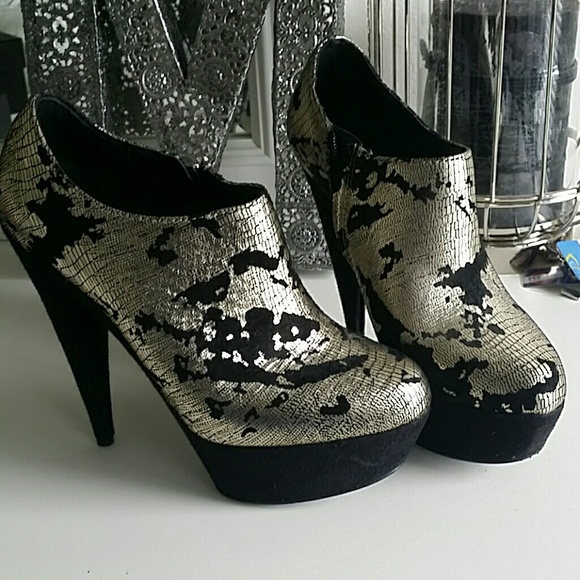 Colin Stuart Bootie - Picture 1 of 4