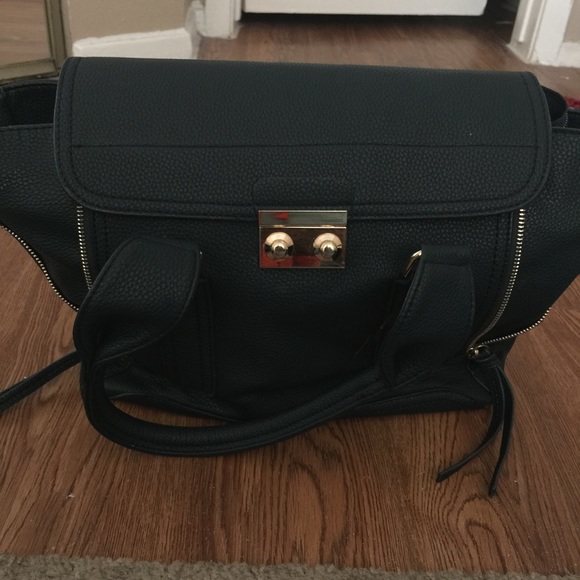 Dark forest green purse just fab