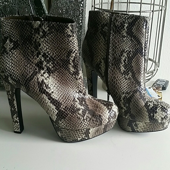 Mossimo Boots