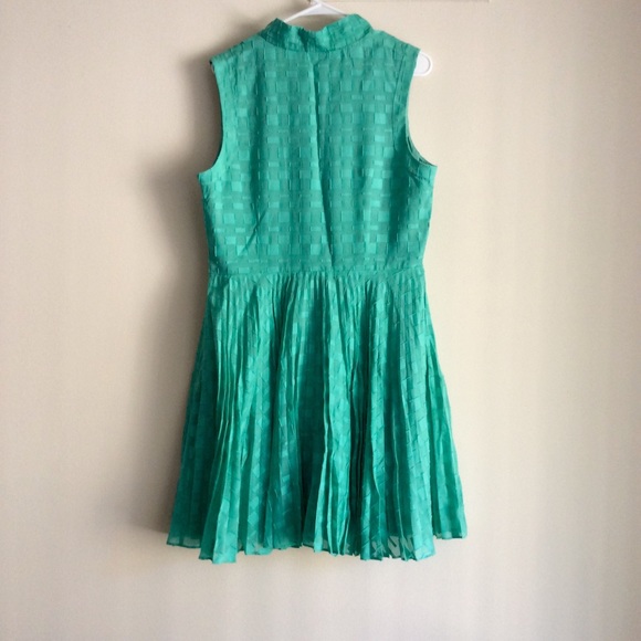 Gorgeous Antonio Melani Dress - Picture 3 of 3