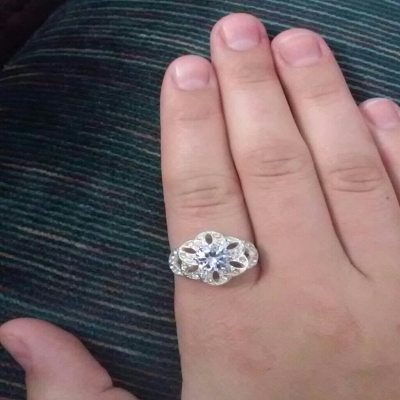 Avon lilac ring - Picture 1 of 1