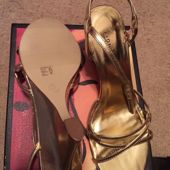 Sandals - Picture 3 of 3
