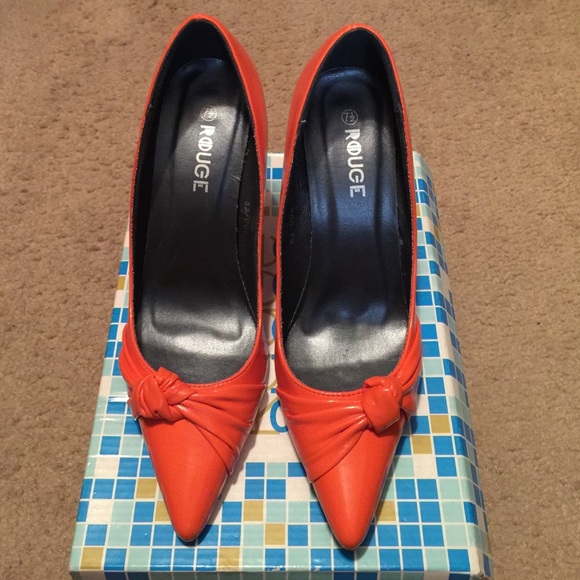 Orange heels!! 😊