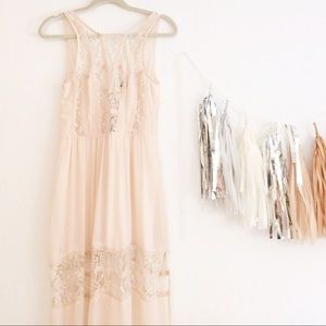 ASTR nordstrom maxi lace dress peach blush small