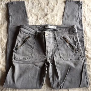 Gray Stitched Knee Skinny Jeans