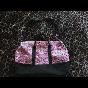 Large VS duffel SALE! Get it for $15 TODAY only!