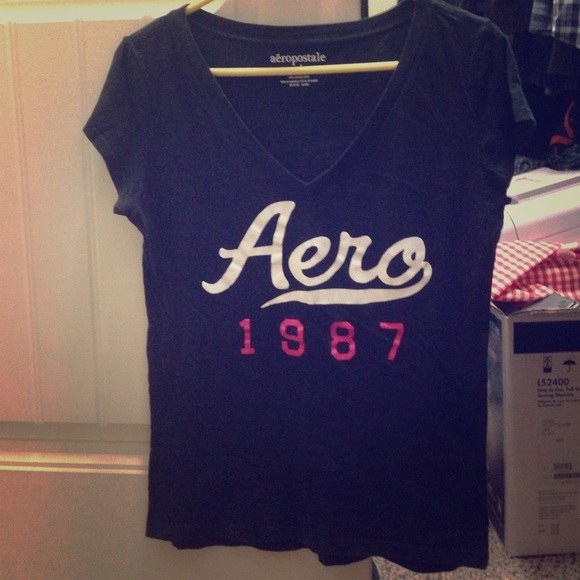 ONLY WORN ONCE: Short sleeve v-neck t-shirt - Picture 1 of 2