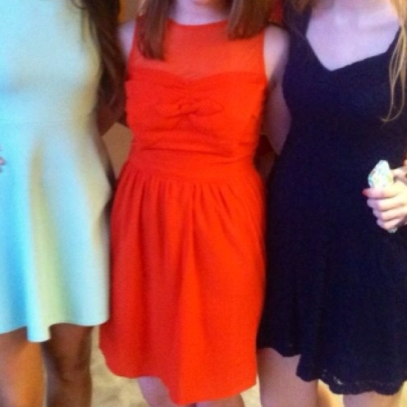 Red dress! - Picture 2 of 4