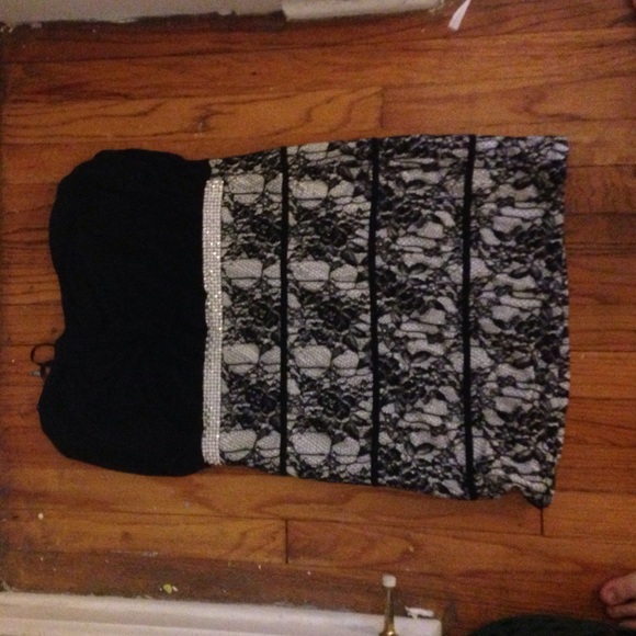 Deb black and white dress