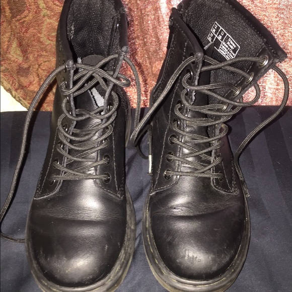 Dr. Martens black boots - Picture 1 of 4