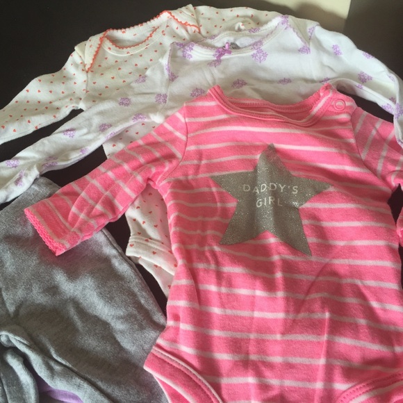 Baby Bundle Outfits - Picture 3 of 3