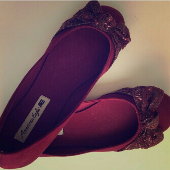 American Eagle Burgundy red Flats