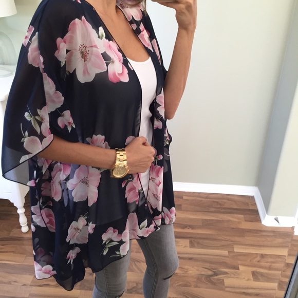 Sold • Dark Blue & Pink Floral Kimono - Picture 4 of 4