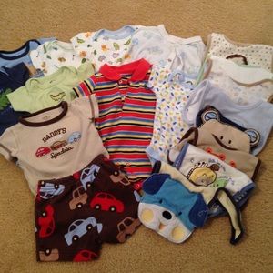 18pc Boys newborn clothing bundle