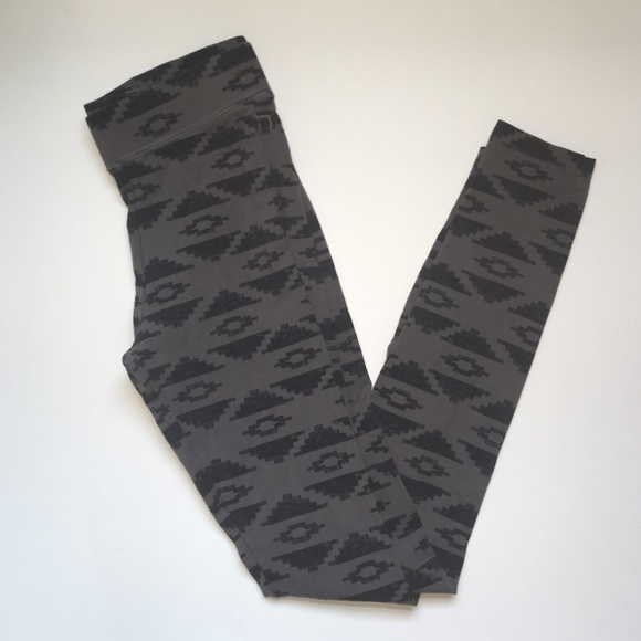 VS PINK Tribal Print Leggings