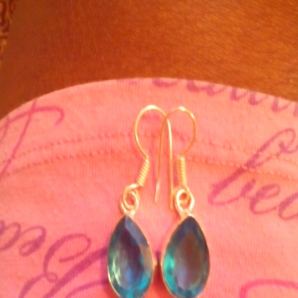 Earrings extra pics - Picture 2 of 2