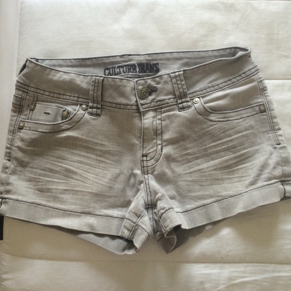 Grey shorts