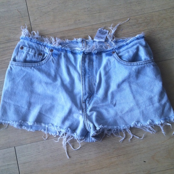Levi jean shorts