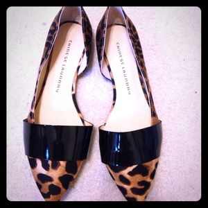 Adorable NEW cheetah print flats