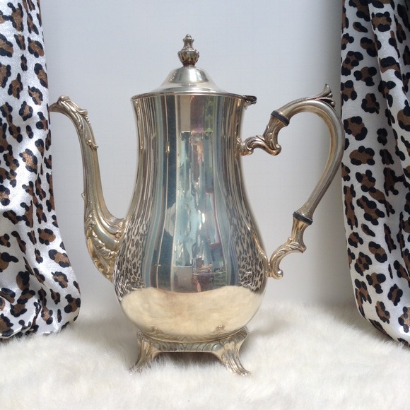 Silver plate tea/coffee pot
