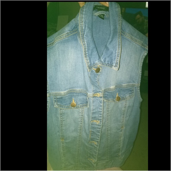 Sleeveless jean jacket