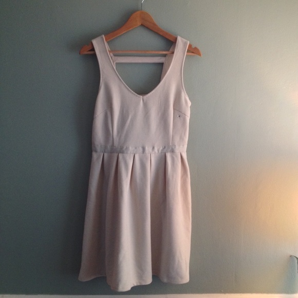 American Eagle NWT 4 Stretch White Backless Dress