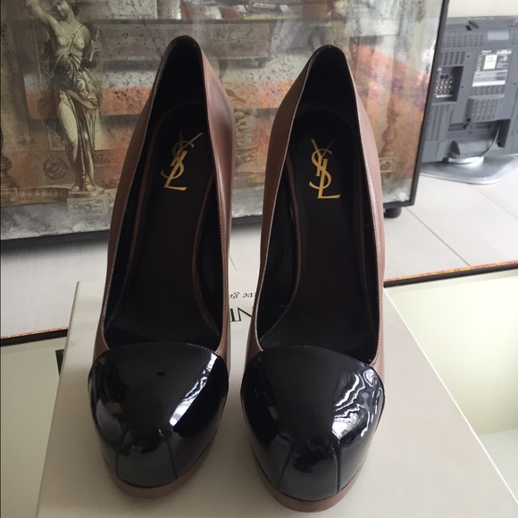 Beautiful Authentic YSL pumps
