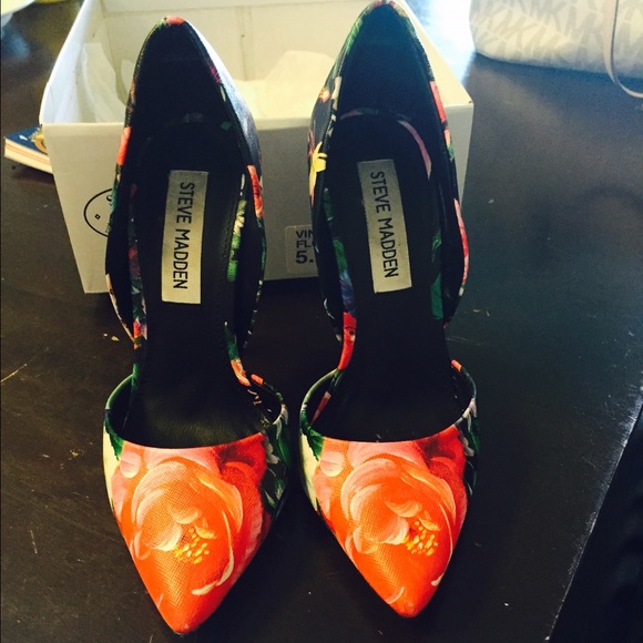 ❌Sold on Ⓜ️Steve Madden Pumps