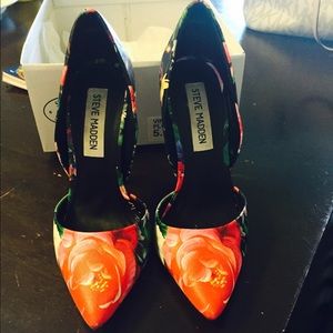 ❌Sold on Ⓜ️Steve Madden Pumps