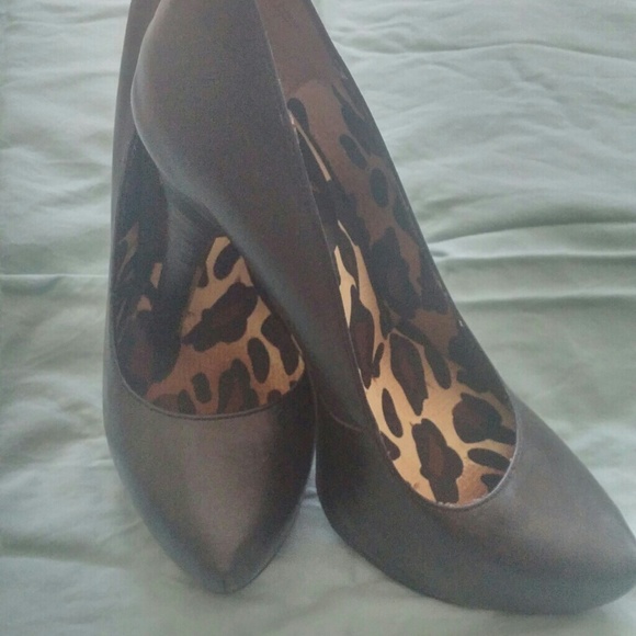Carlos Santana Black heels